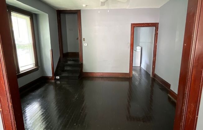 457-459 E Woodrow Ave