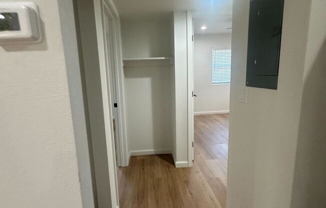 2 beds, 1 bath, 802 sqft, $1,595, Unit 216