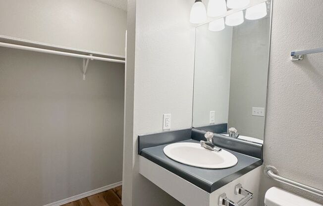 1 bed, 1 bath, 480 sqft, $775, Unit 1037 Happy Hollow #3 Downstairs