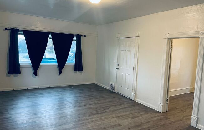 2 beds, 1 bath, $1,100, Unit 2 Bedroom 1 bath