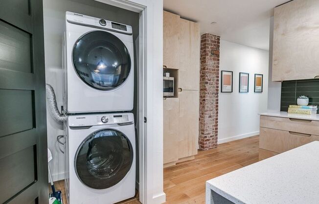 1 bed, 1 bath, 925 sqft, $1,500, Unit 1