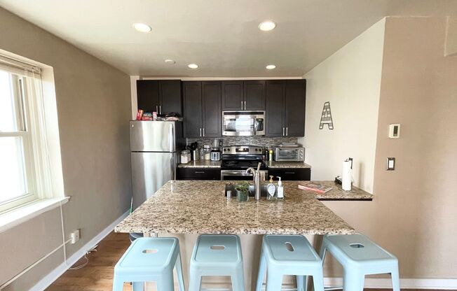 1 bed, 1 bath, $1,025, Unit 403