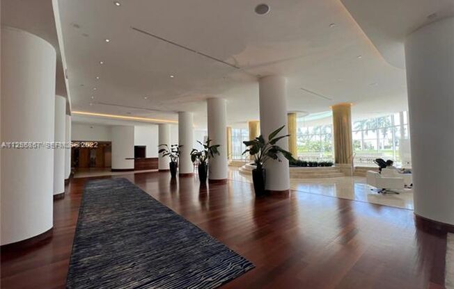 2 beds, 2 baths, 1,030 sqft, $4,000, Unit 5161 Collins Ave appt 1711