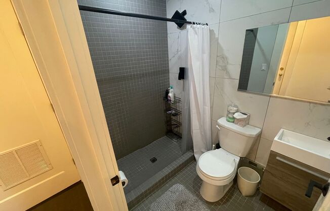 3 beds, 2 baths, 736 sqft, $2,950, Unit 56