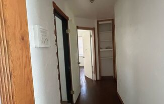 2 beds, 1 bath, $900