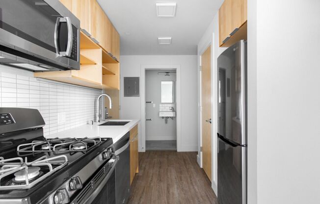 Studio, 1 bath, 303 sqft, $1,461, Unit 408