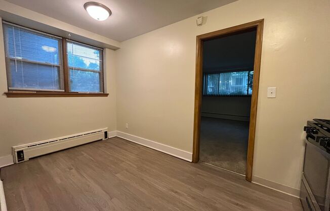 1 bed, 1 bath, 650 sqft, $999