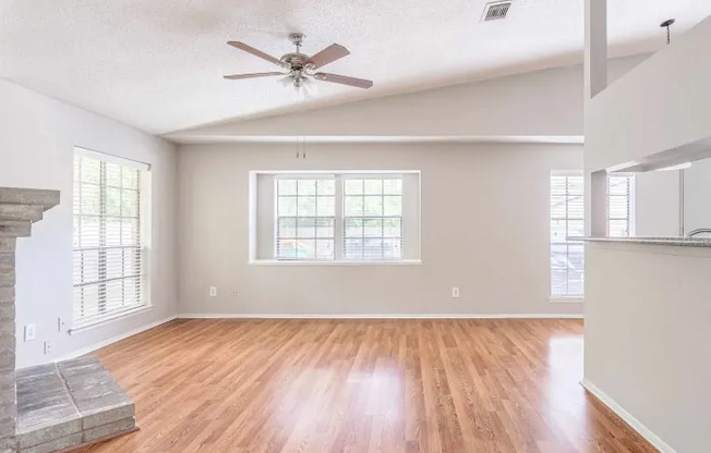 2399 JAMES BOWIE DR