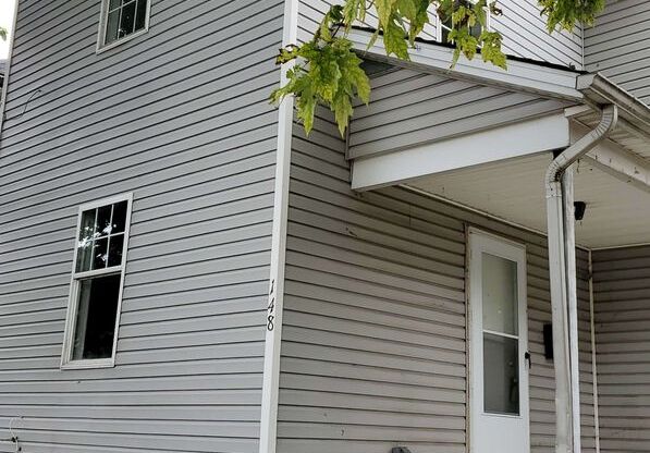 148 S Hedges 3 bed 2 bath and recently refurbished