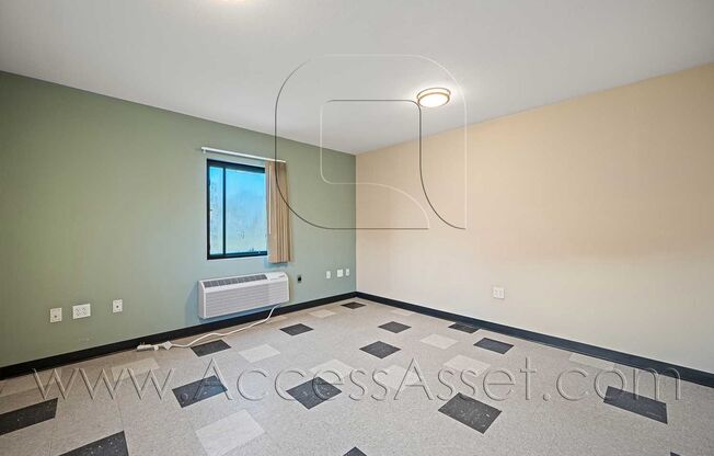 Studio, 1 bath, 400 sqft, $1,195, Unit 111