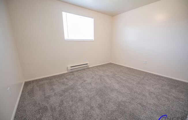 2 beds, 1 bath, 840 sqft, $1,210, Unit 36