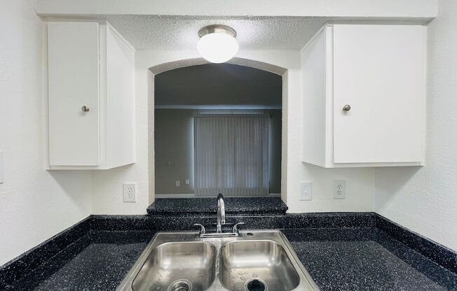 1 bed, 1 bath, 666 sqft, $1,175, Unit 2-113