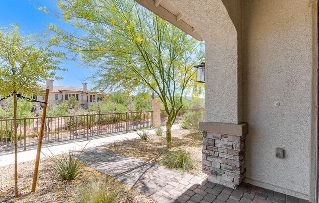 BEAUTIFUL 3BEDROOM 2.5BATH TOWNHOME IN LAKE LAS VEGAS * MOVE IN SPECIAL*