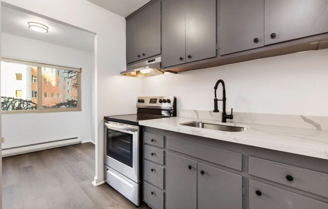 1 bed, 1 bath, 607 sqft, $1,700, Unit 603