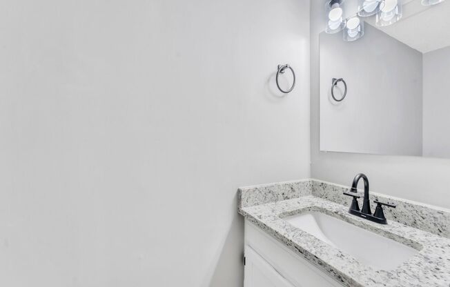 2 beds, 1.5 baths, 1,600 sqft, $1,295