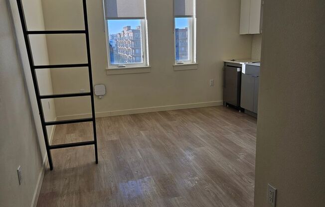 1 bed, 1 bath, 595 sqft, $1,760, Unit 708