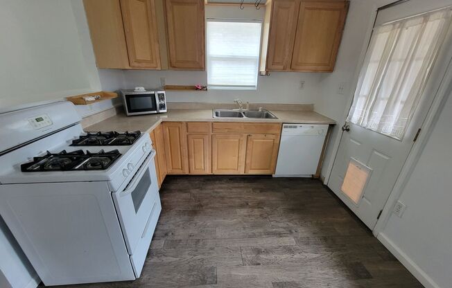 1 bed, 1 bath, $1,375