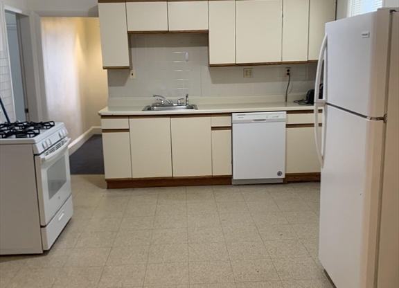 4 beds, 2 baths, $3,700, Unit 2