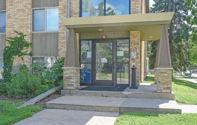 1 bed, 1 bath, 450 sqft, $1,005, Unit 700-21