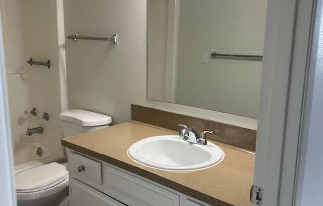 2 beds, 1 bath, 740 sqft, $1,550, Unit 335-133