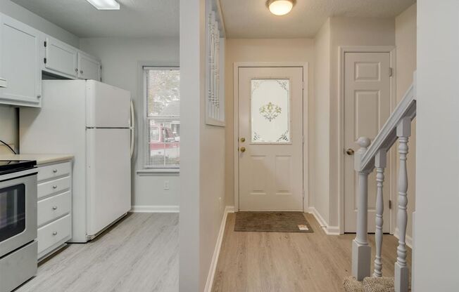 Remodeled 2 bedroom 1.5 bathroom townhome close to everything!
