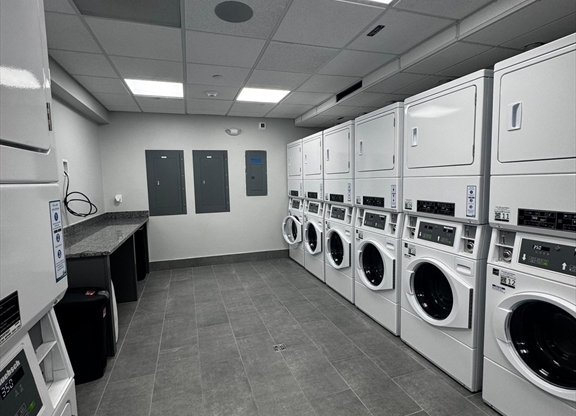 Studio, 1 bath, $1,575, Unit 727
