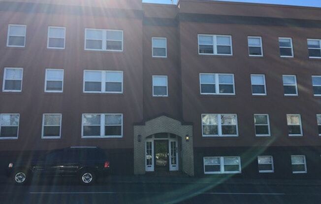 2128 SE Hawthorne Blvd, #21-48 & 1502-1508 SE 21st Avenue