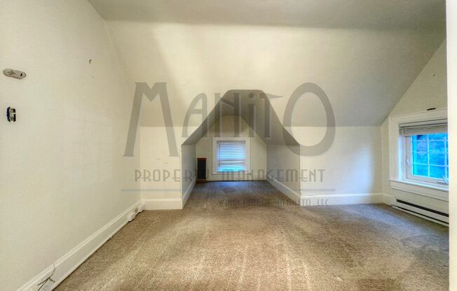 1 bed, 1 bath, 600 sqft, $1,100, Unit Apt 4