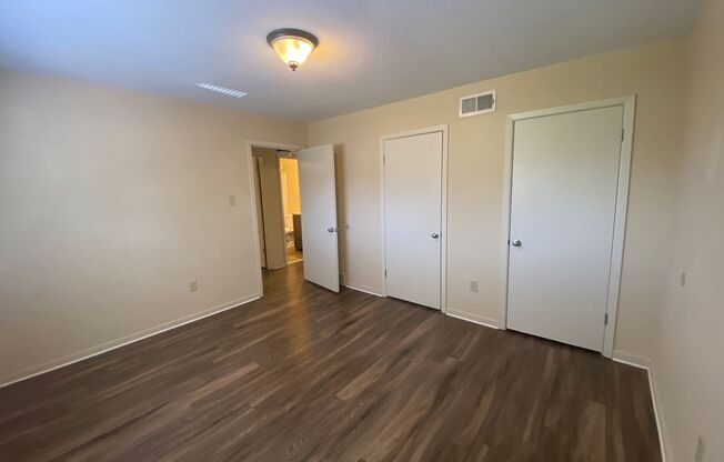 2 beds, 1 bath, 850 sqft, $1,325, Unit C02