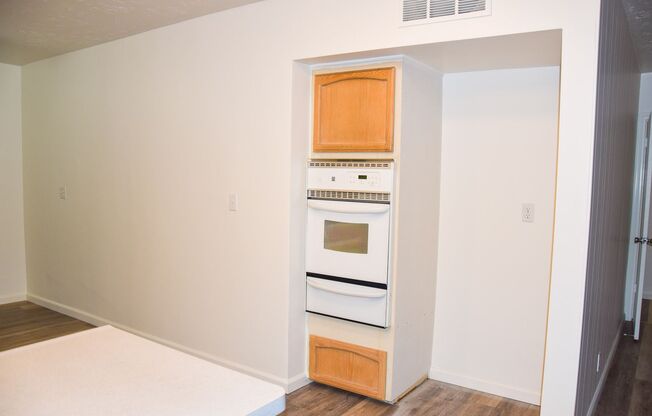 2 beds, 1 bath, 950 sqft, $2,695, Unit Malvern 1637 #3