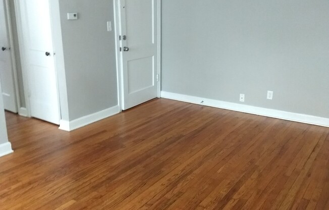 Dundee Village Rentals (824 N 46th St)