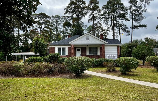 Fantastic Bungalow in Rosewood!