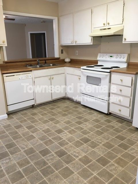 7045 CANDLEWOOD DR