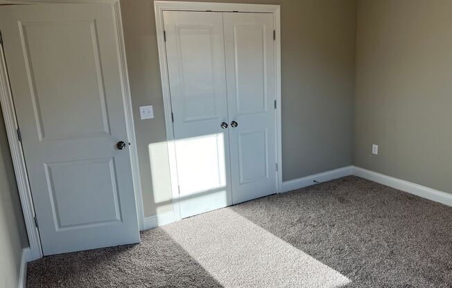 2 beds, 2 baths, 979 sqft, $1,130, Unit 921