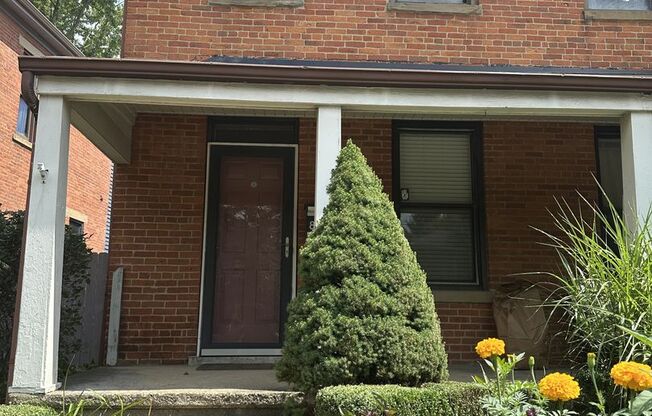 Gorgeous Italian Village Townhome!