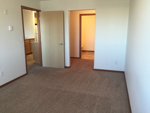 3 beds, 2 baths, 1,285 sqft, $1,425, Unit 124