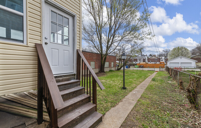 2714 HAMPTON AVE