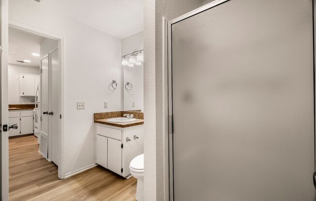 2 beds, 2 baths, 867 sqft, $1,695, Unit 142