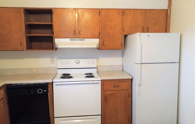 2 beds, 1 bath, 903 sqft, $1,240, Unit G-5