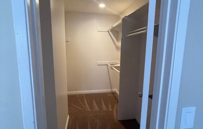 2 beds, 1 bath, 800 sqft, $2,150, Unit 45