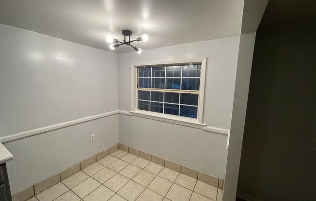 2 beds, 1 bath, $1,150