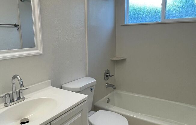 2 beds, 1 bath, $2,395, Unit 7