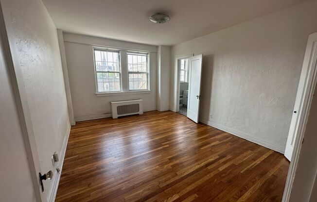 2 beds, 2 baths, 1,303 sqft, $2,165, Unit New King Edward  502