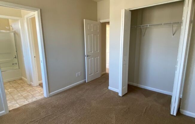 3 beds, 2.5 baths, $2,300