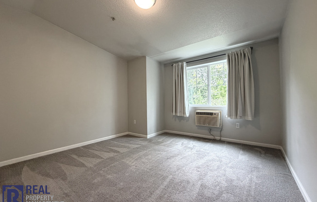 2 beds, 2 baths, $1,695, Unit Unit 305