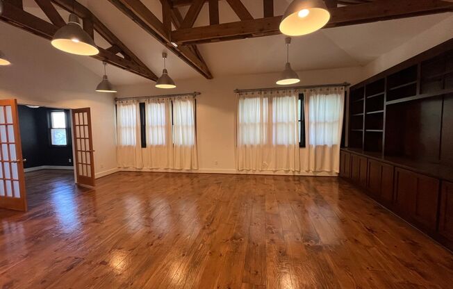 3 beds, 2 baths, $2,200