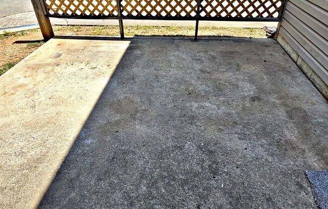 2 beds, 1.5 baths, 1,250 sqft, $975, Unit 2420 #1