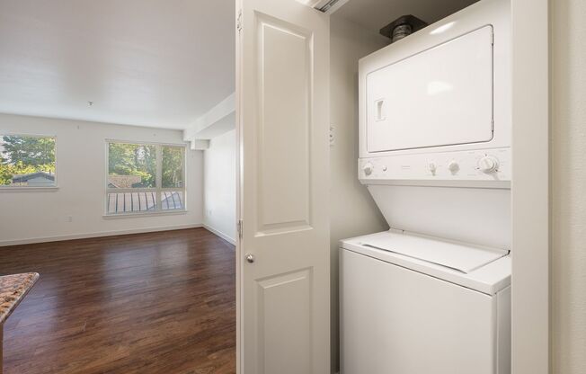 Studio, 1 bath, 461 sqft, $1,550, Unit 308