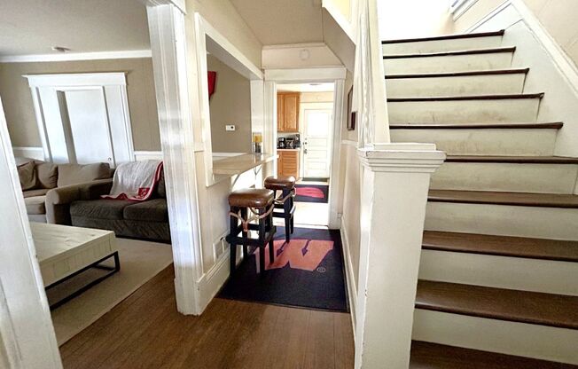 5 Bedroom/1 Bathroom - Available Now For Short-Term Lease - Great Downtown Location!