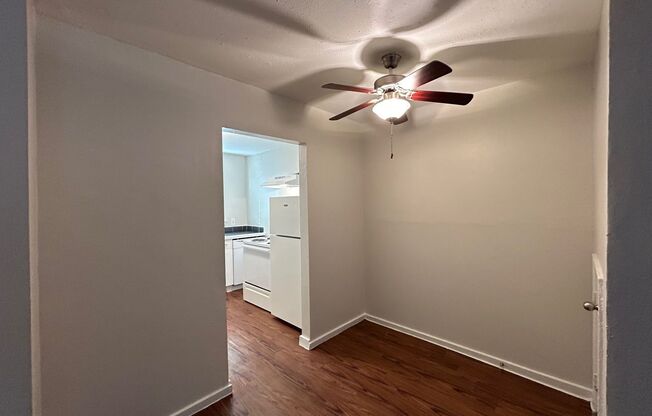 2 beds, 1 bath, $850, Unit MA9141